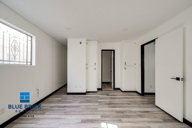 Foto del edificio - 8204 Langdon Ave