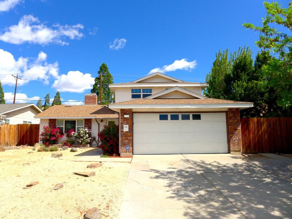 456 Michele Way, Sparks, NV 89431 Townhome Rentals in Sparks NV