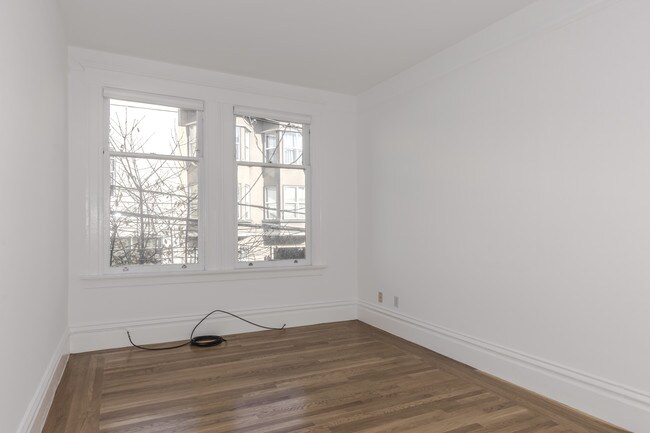 Building Photo - 12 Rausch St