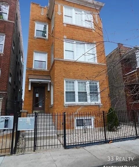 Foto principal - 4923 N Albany-A