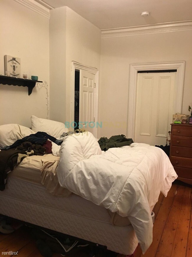 Building Photo - 8 Worthington St