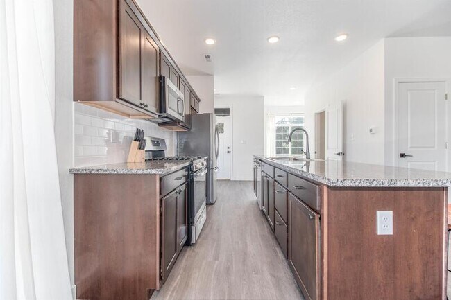 Foto del edificio - 1229 Sable Blvd