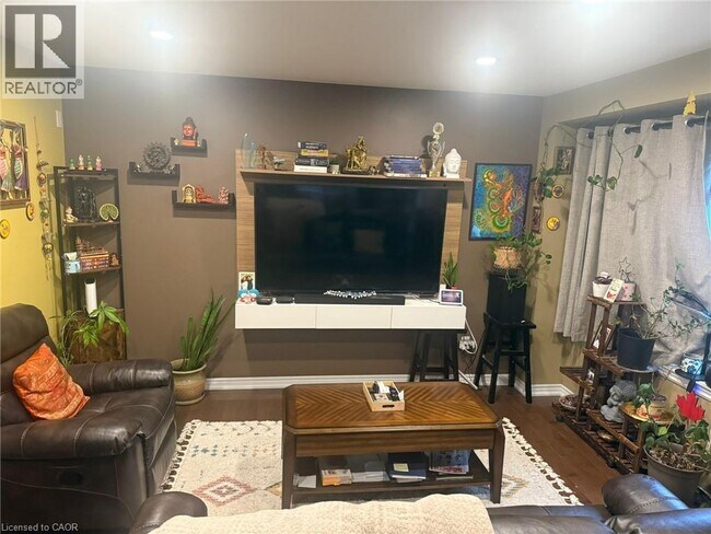 Photo du bâtiment - 222 Fall Fair Way