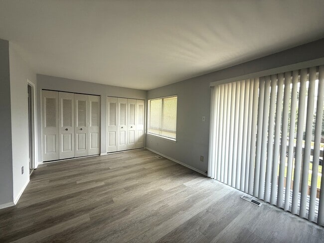 Building Photo - 18451 Stone Hollow Dr