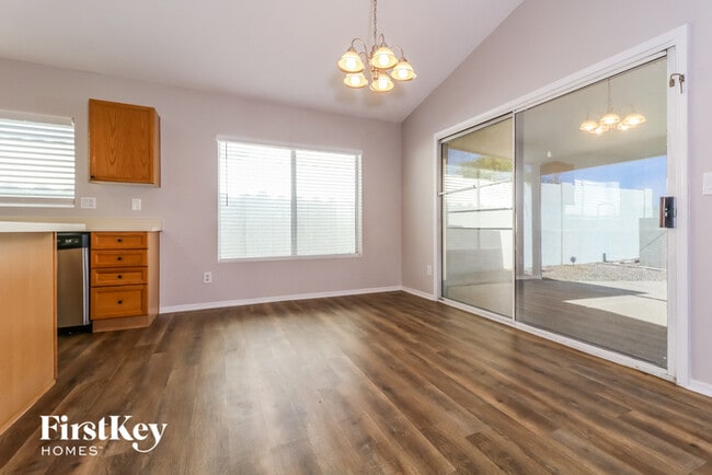 Foto del edificio - 8023 N 108th Dr