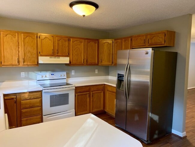 Building Photo - 107 Climbing Ivy Ct