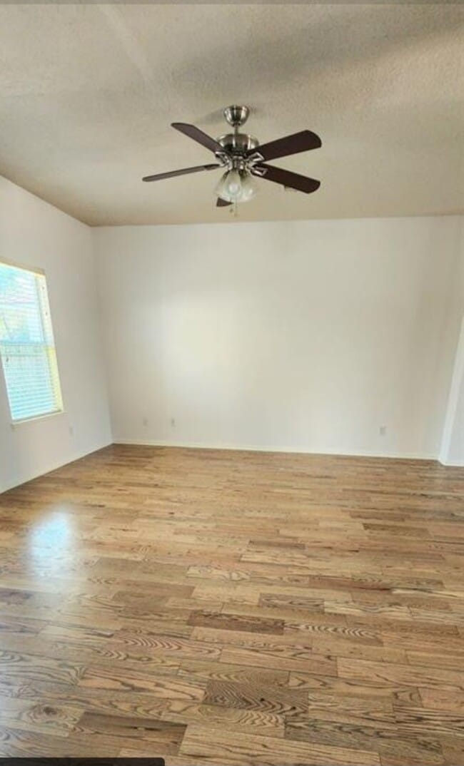 Building Photo - 6626 Albion Cresent Dr