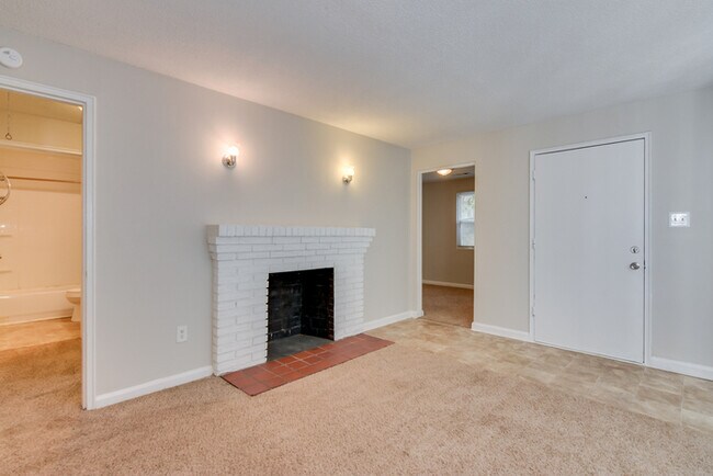 Building Photo - Four Bedroom Close to Augusta University