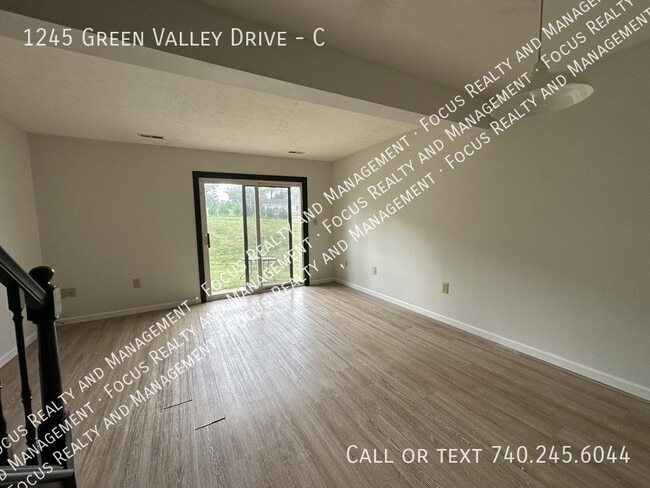 Building Photo - 1245 Green Valley Dr