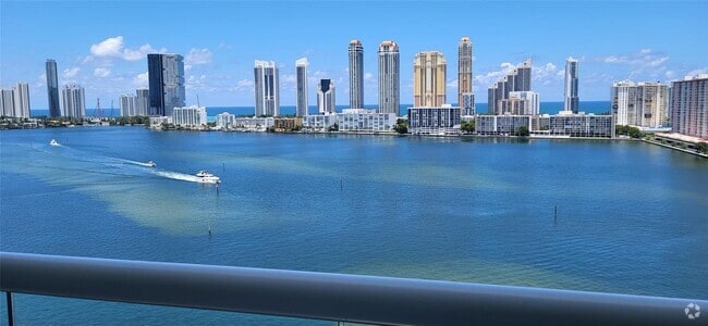 Building Photo - 2600 Island Blvd