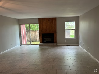 Building Photo - 472 W Rockrimmon Blvd