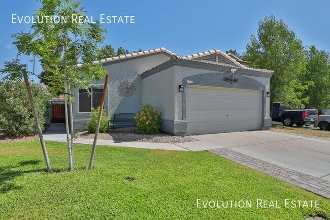 Photo - 1542 E Beacon Dr House