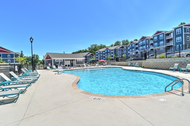 Building Photo - 10 Newbridge Apartments
