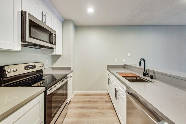 Building Photo - 240 N Bayshore Blvd