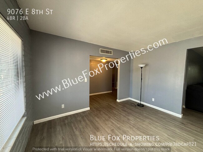 Foto del edificio - 9076 E 8th St