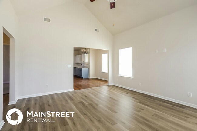 Building Photo - 213 Hampton Dr
