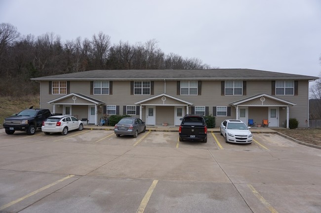 Building Photo - 710-732 Hillside Rd