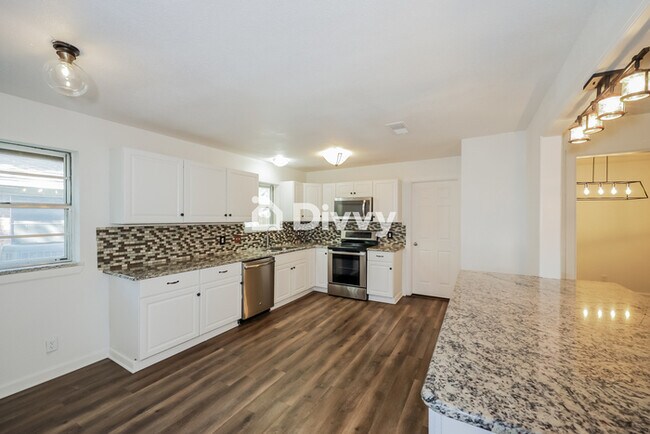 Building Photo - 1017 Locust St, Benbrook, TX 76126
