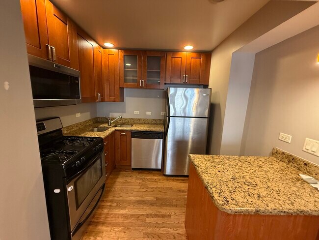 Foto del edificio - 6954 N Greenview Ave