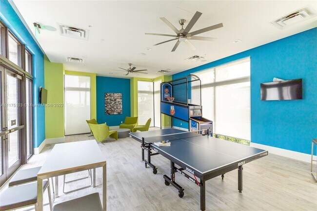Foto del edificio - 8332 NW 51st Ter