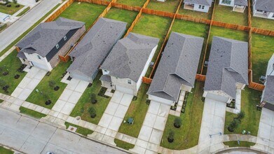 Building Photo - 16513 Breezy Knl Ct