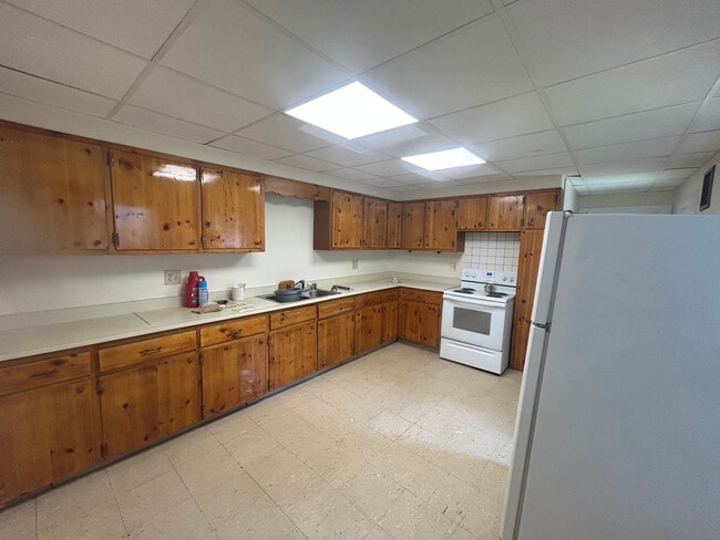 Building Photo - 122 Marlboro St