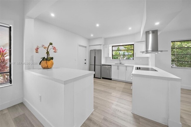 Foto del edificio - 7525 Adventure Ave