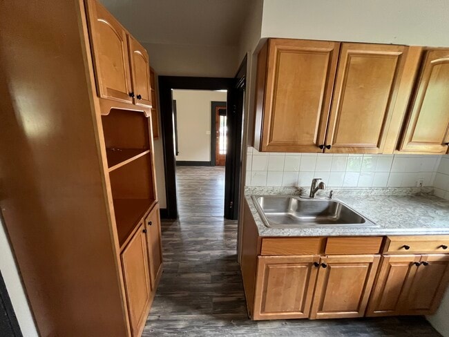 Kitchen - 26 W Home St