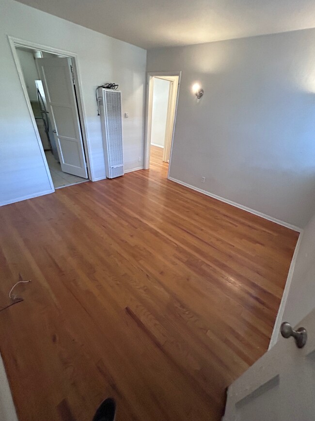 Apartamento 4 - 403 N Stanley Ave