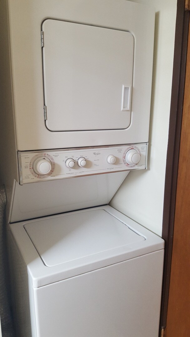 Foto del edificio - McCully/Moiliili - A 1 bedroom 1 bathroom ...