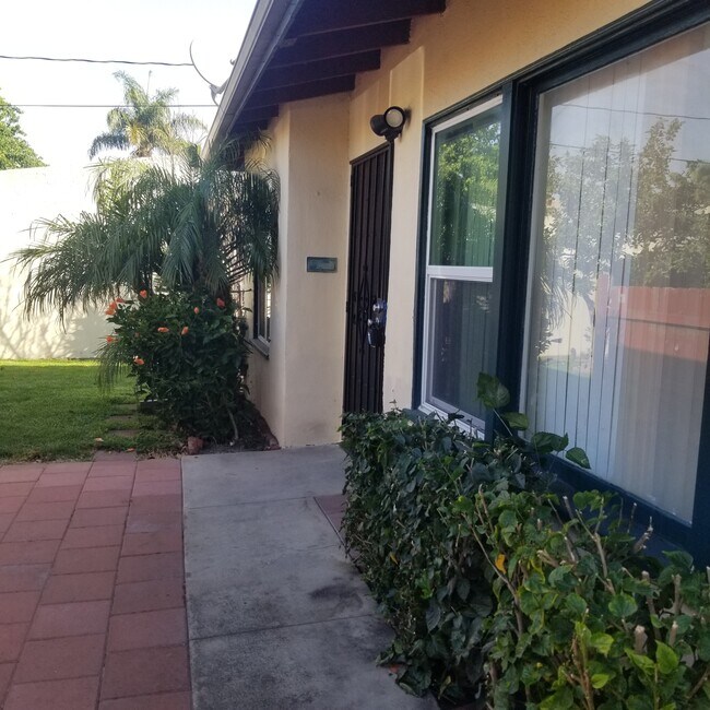 Foto del edificio - 25612 Oak St