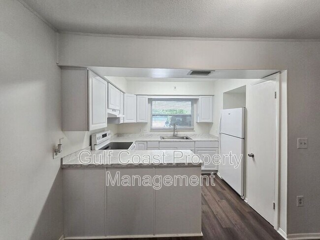 Foto del edificio - 5027 34th St W