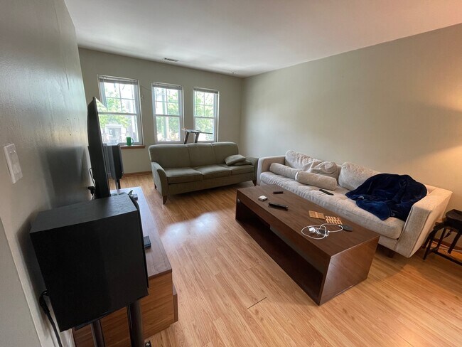 Foto del edificio - 2826 N LINCOLN Ave