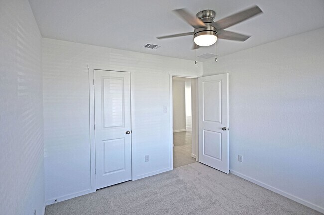 Foto del edificio - 1855 Lorena Wood