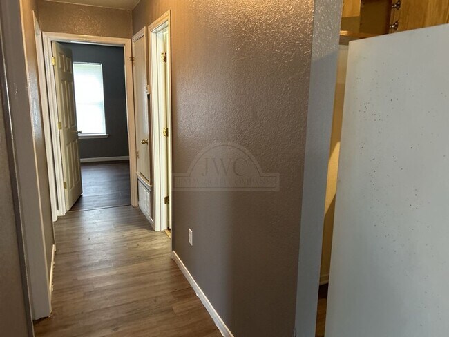 Building Photo - 309 S 42nd St