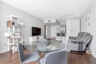 Building Photo - 335 S Biscayne Blvd