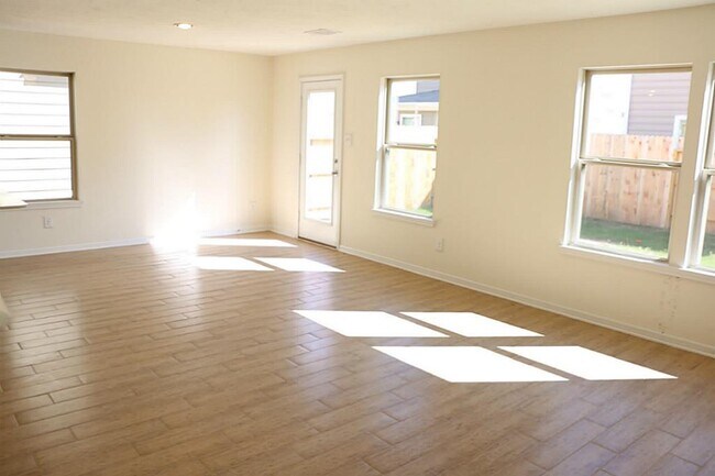 Foto del edificio - 19439 Archer Glen Dr