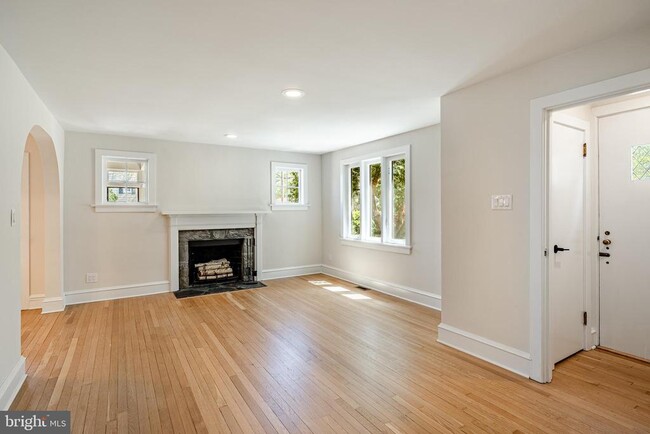 Building Photo - 149 2nd Ave