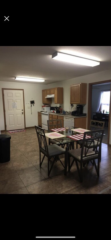 Kitchen - 105 Grant Ave
