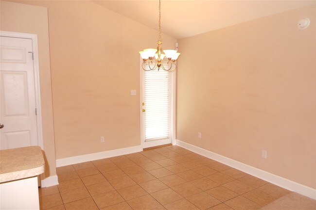 Building Photo - 766 Brooke Manor Dr