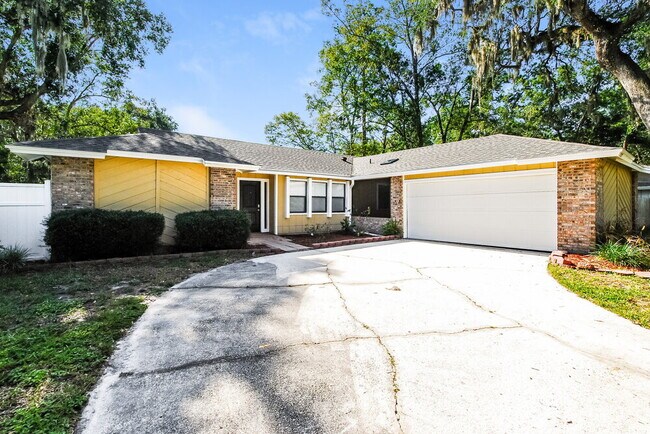 Foto del edificio - 6173 Island Forest Dr