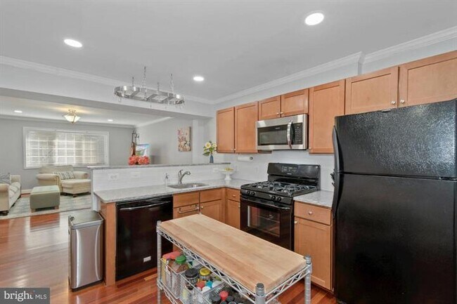 Foto del edificio - 1273 N Van Dorn St