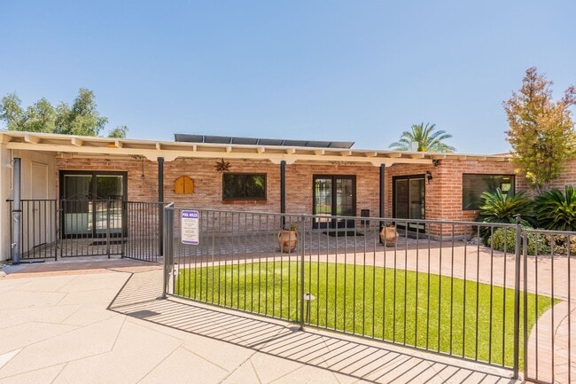 Foto del edificio - 3615 E Calle Alarcon