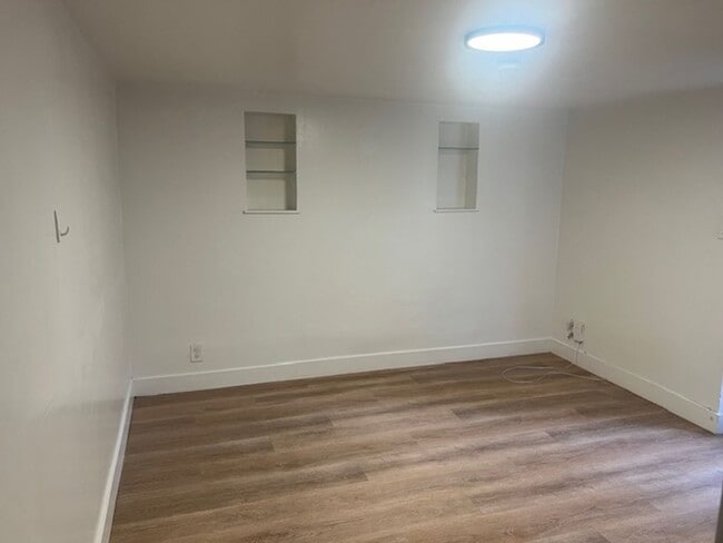 Building Photo - Beautiful apartment in Salt Lake City