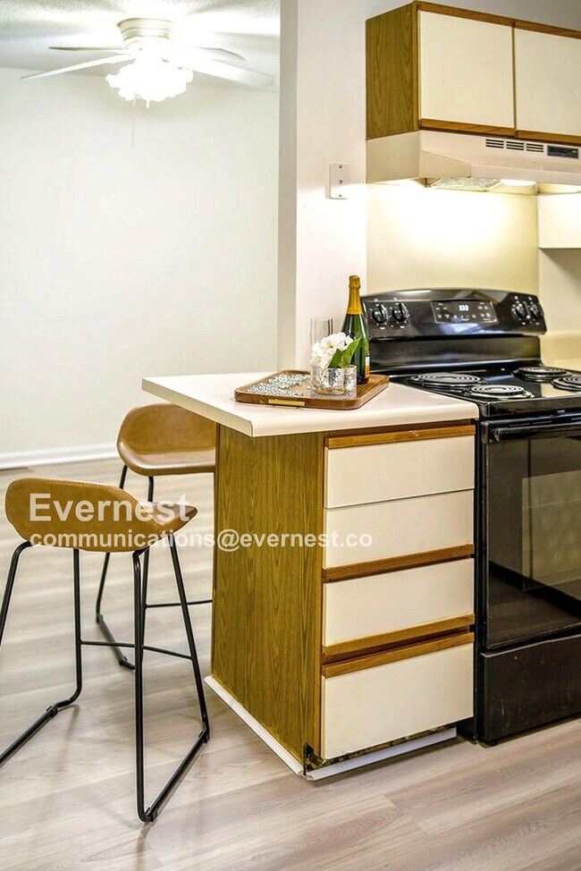 Foto del edificio - 4811 Brighton Ln