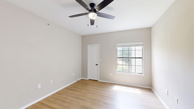 Interior Photo - Lakeline Villas