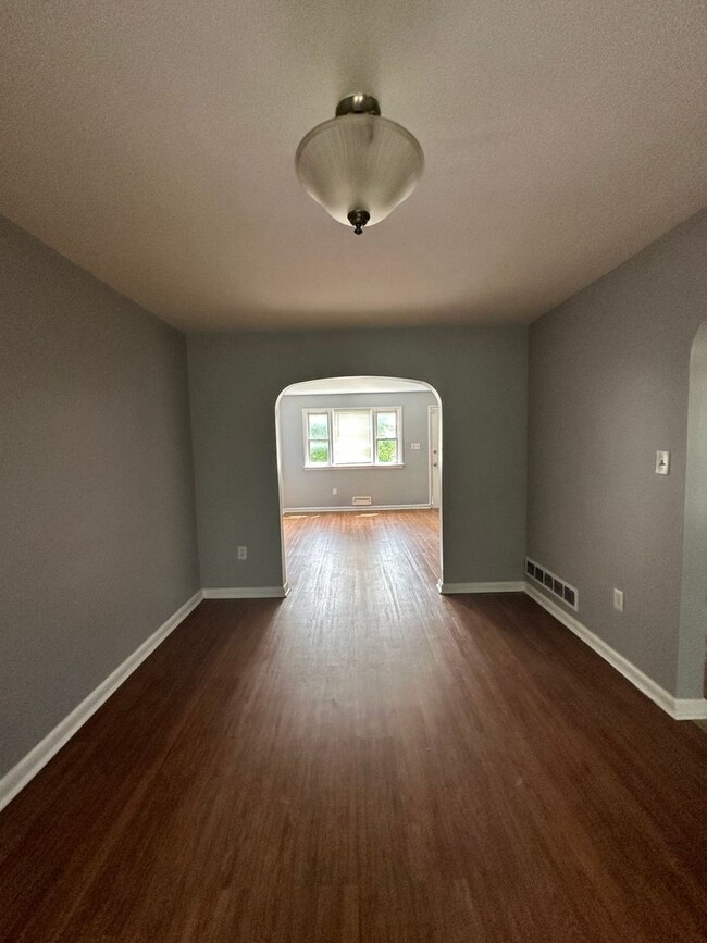 Building Photo - 4 Bedroom - Mount Royal 21217