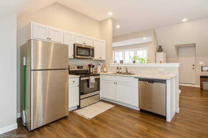 Foto principal - 2508 Lakeshore Dr