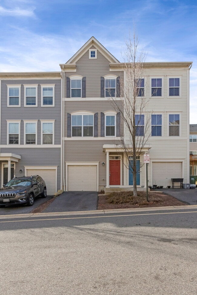 Photo - 202 Shamrock Dr Townhome