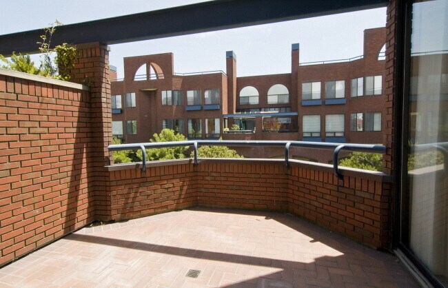 Foto del edificio - 170 Pacific Ave